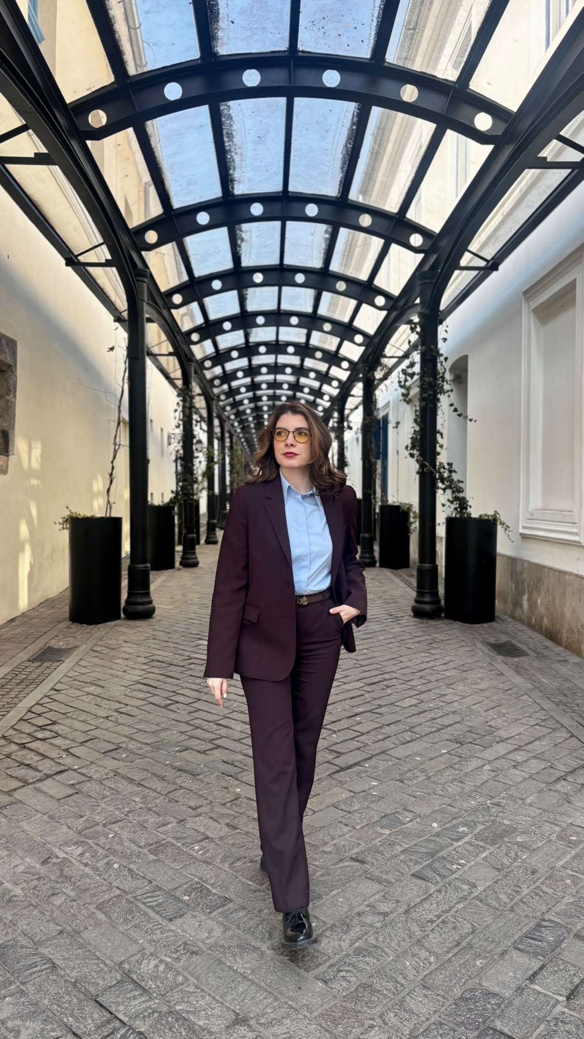 Ioana Rednic într-un cadru profesional